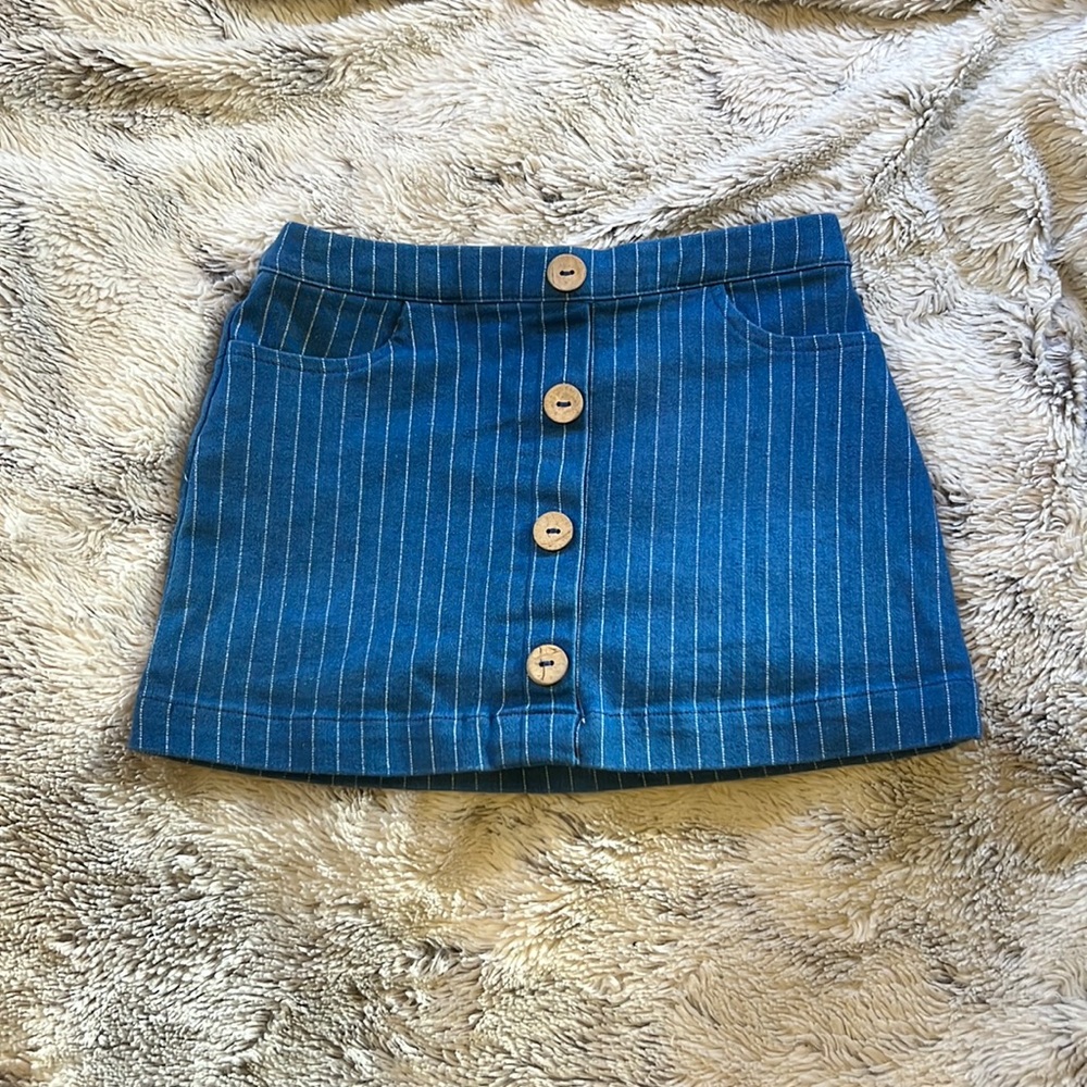 Pin striped mini skirt